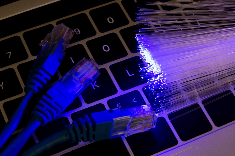 A infraestrutura de tecnologia PON assegura uma conexão sem quedas e com alta performance.
